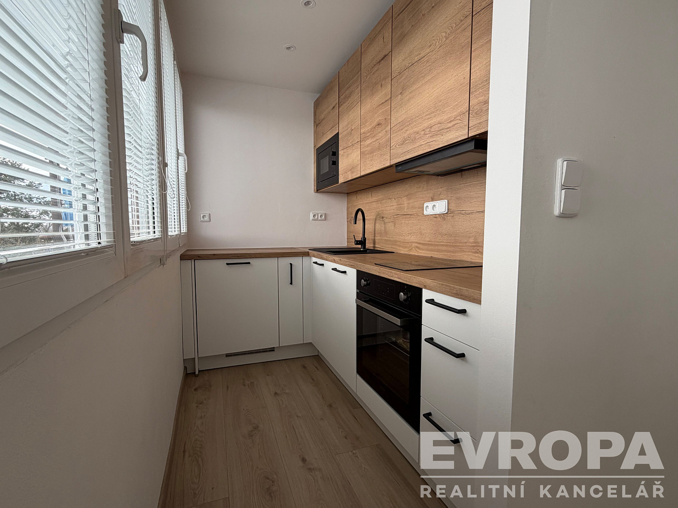 Pronájem bytu 1+kk 27 m² — photo 2