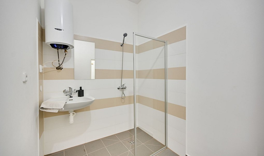 Prodej komerčního objektu (jiného typu) 192 m², Tvrdonice – náhled fotky 12