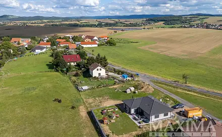 Prodej stavebního pozemku 1 000 m², Chlustina, okres Beroun