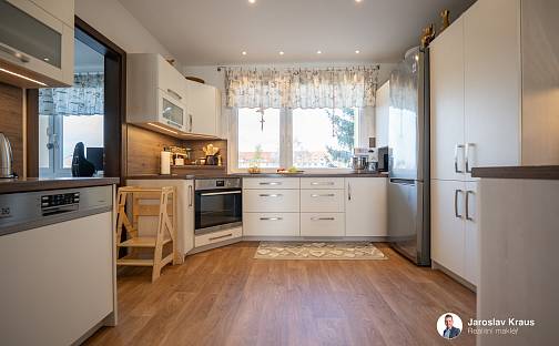 Prodej bytu 3+kk 78 m², Lidické náměstí, Jičín - Nové Město