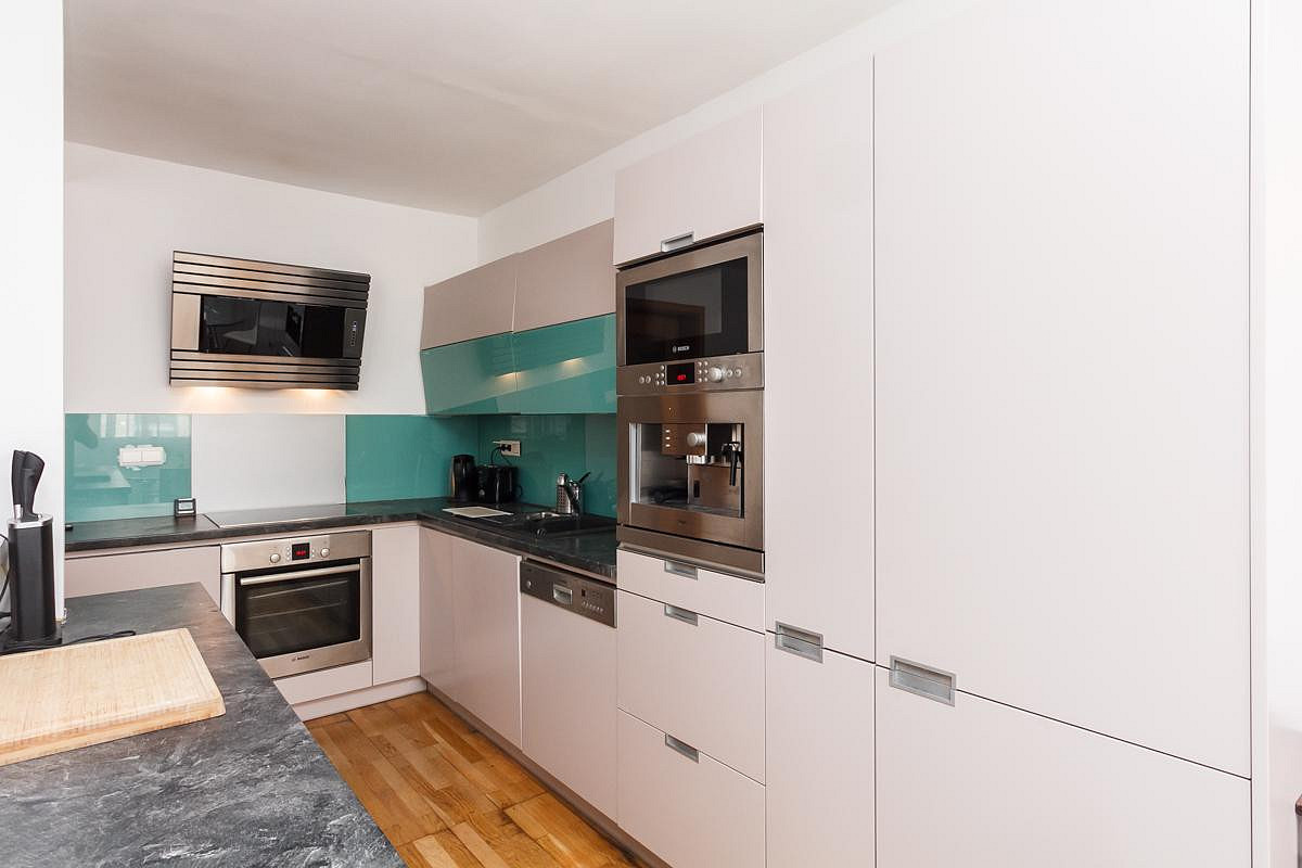 Pronájem bytu 5+kk 186 m² — photo 4