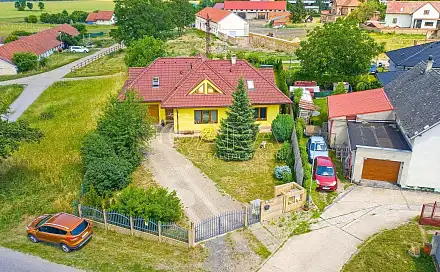 Prodej domu 209 m² s pozemkem 1 132 m², Zlosyň, okres Mělník