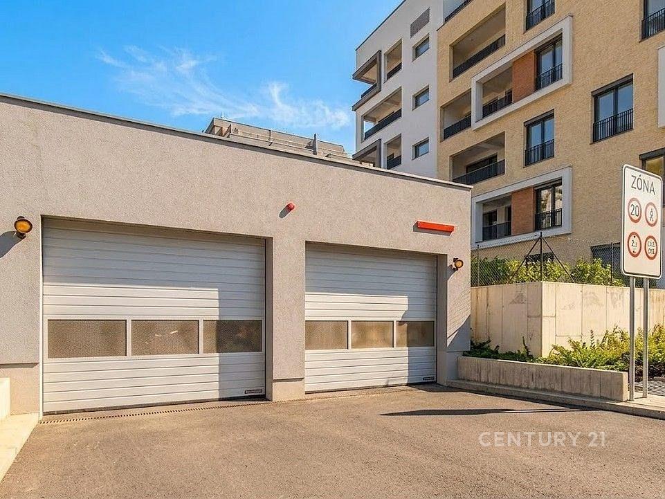 Pronájem garážového stání 13 m2 v moderní rezidenci tesla hloubětín, praha 9