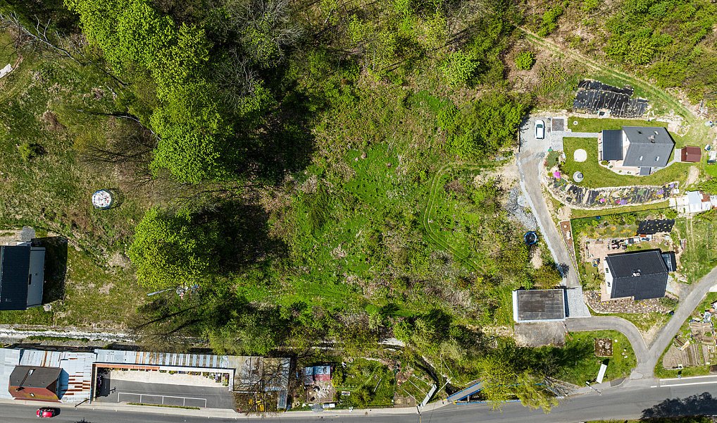 Prodej stavebního pozemku 1 218 m², Petrovice – náhled fotky 2