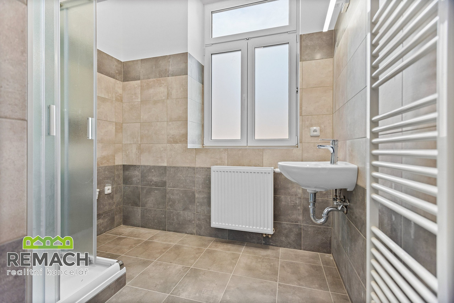 Pronájem bytu 1+1 42 m² – fotografie 2