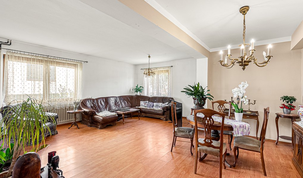 Prodej domu 182 m² s pozemkem 1 355 m², Všetaty – náhled fotky 8
