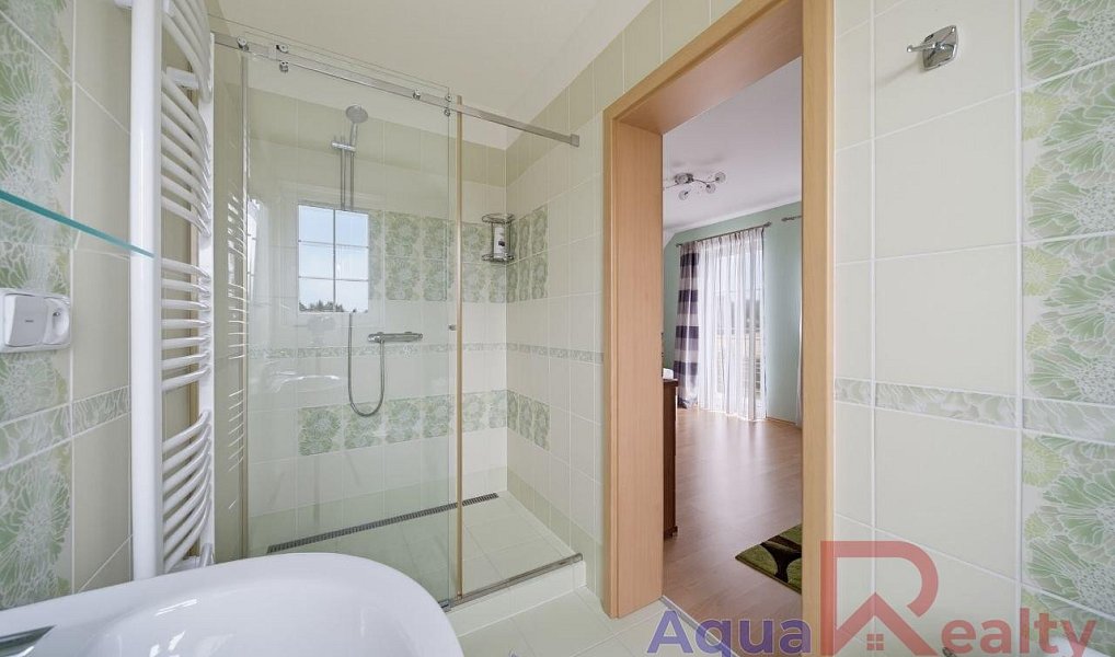Prodej domu 206 m² s pozemkem 907 m², Nová Role – náhled fotky 20