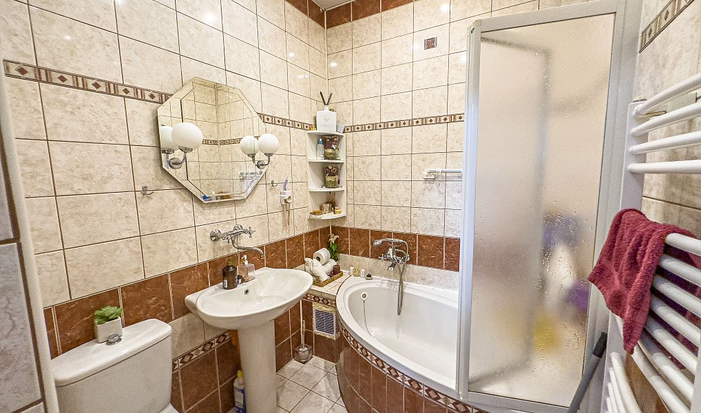Prodej domu 180 m², Krupka – náhled fotky 16