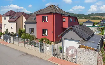 Prodej domu 220 m² s pozemkem 335 m², Družstevní, Zdice, okres Beroun
