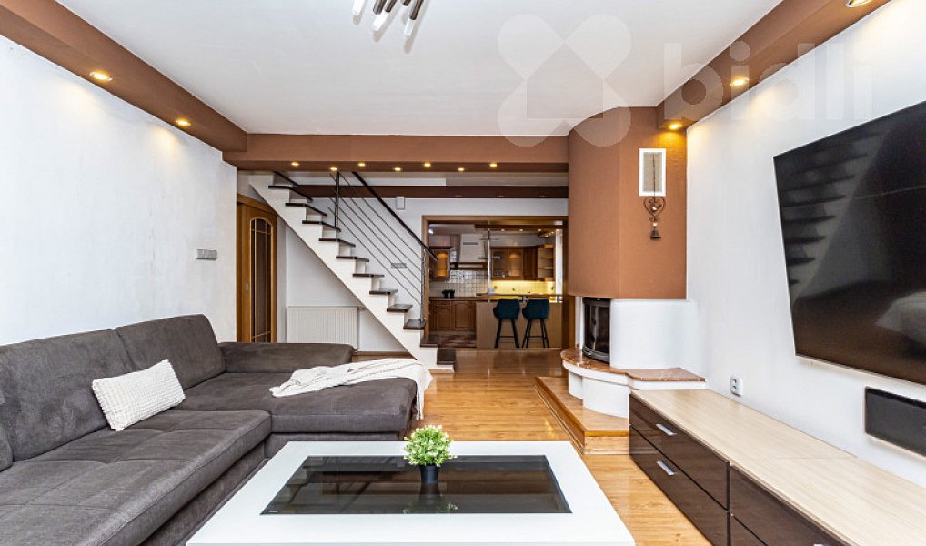 Prodej domu 285 m² s pozemkem 307 m², Jirkov – náhled fotky 4