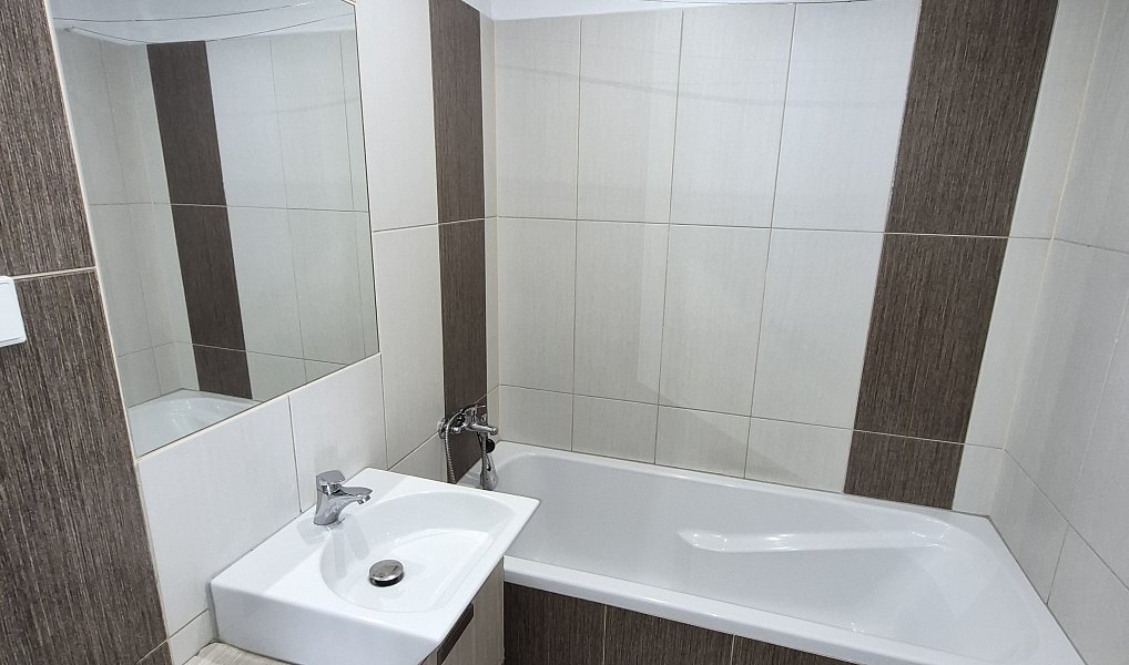 Pronájem bytu 4+1 85 m², Plzeň – náhled fotky 12