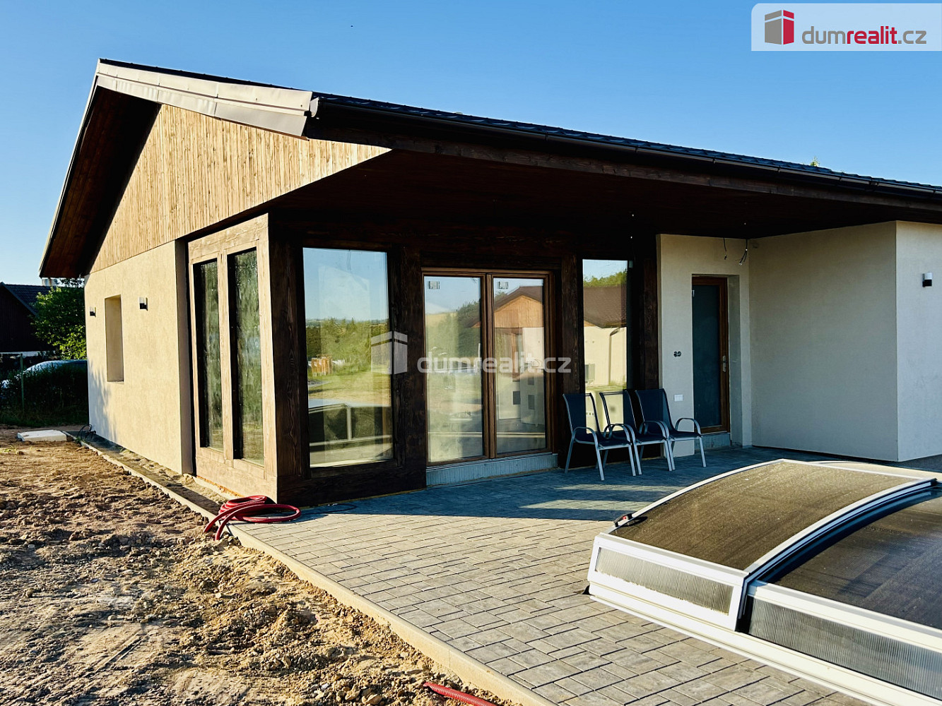Prodej domu 120 m² s pozemkem 1 407 m² — photo 2