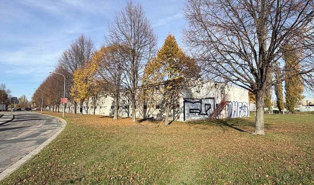 Prodej zabezpečené garáže v Brně Komárově (1. patro parkovacího domu), Brno – náhled fotky 3