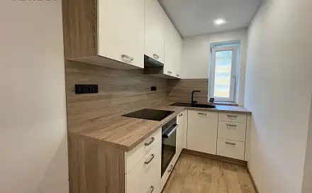 Pronájem bytu 3+1 59 m², Křičkova, Hodonín