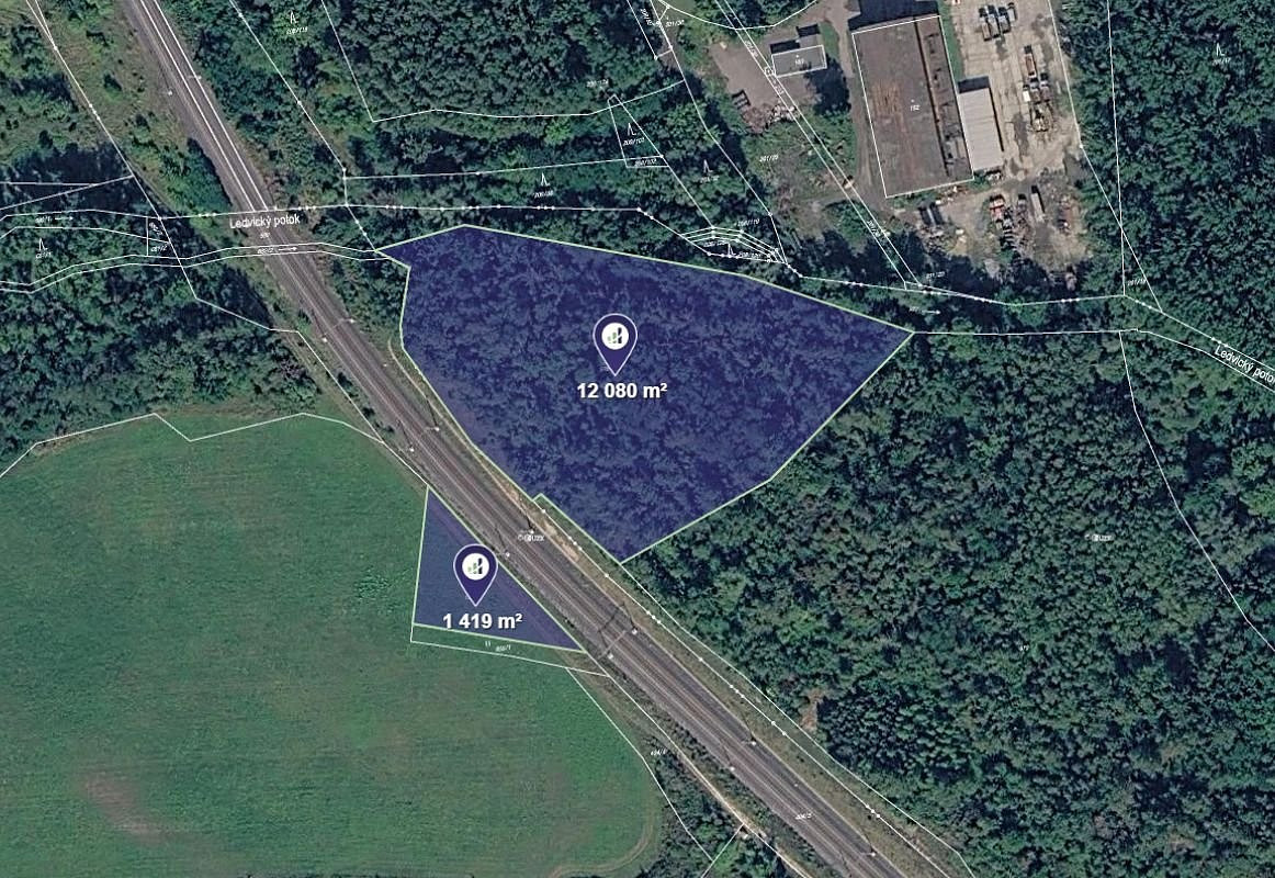 Prodej pozemku 13 499 m²