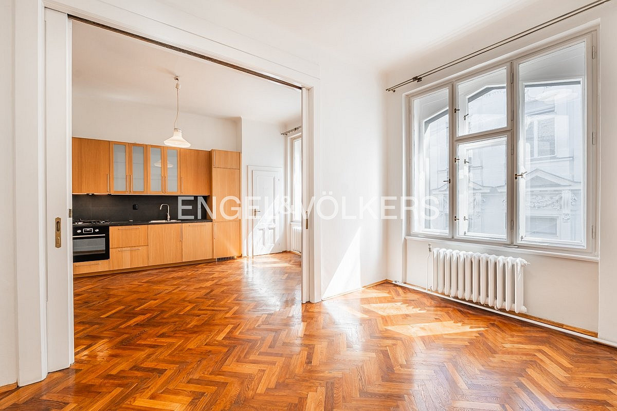 Pronájem kanceláře 92 m² – fotografie 3