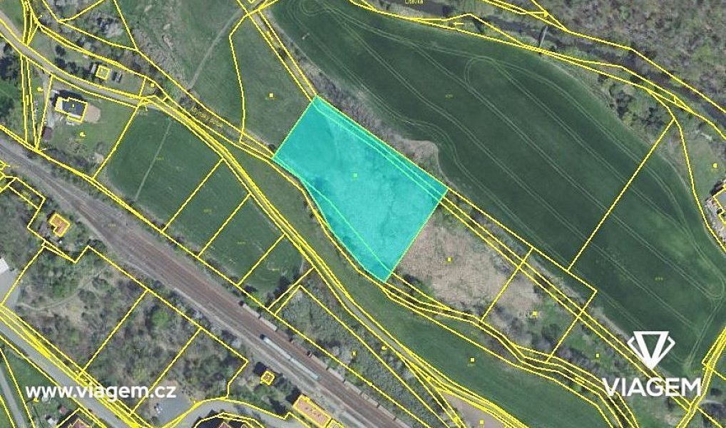 Prodej pole 6 857 m², Jince – náhled fotky 3