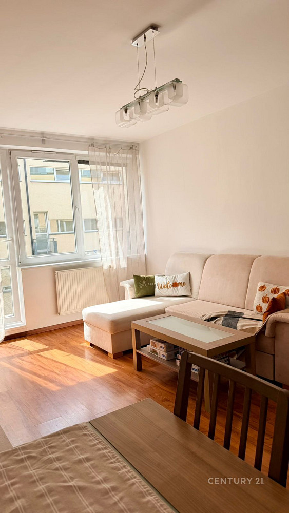 Pronájem bytu 2+kk 50 m² – fotografie 3