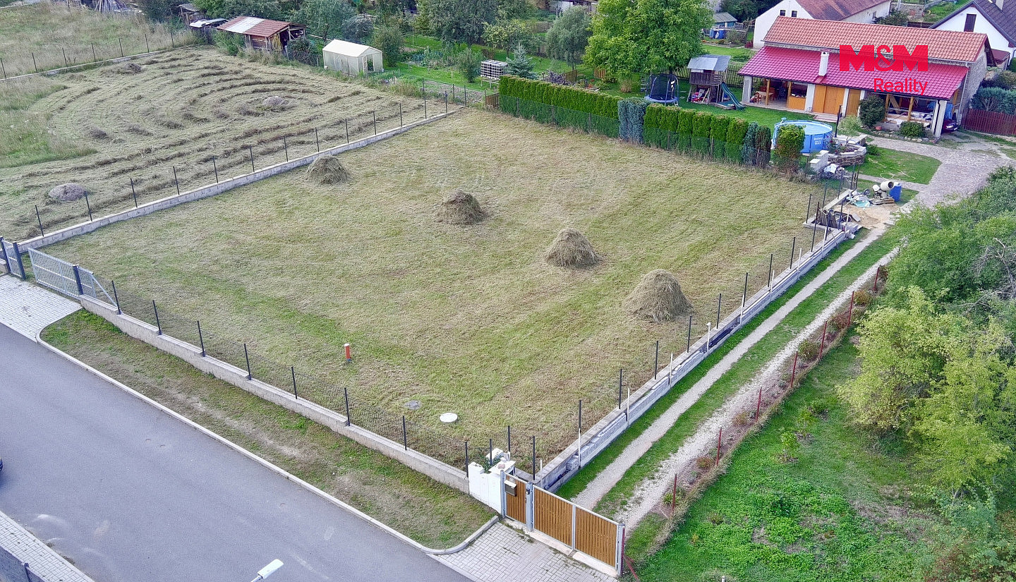 Prodej stavebního pozemku 1 036 m² – fotografie 2