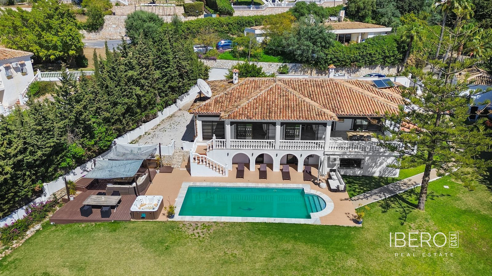 Prodej domu 357 m² s pozemkem 1 547 m² - Widok 4