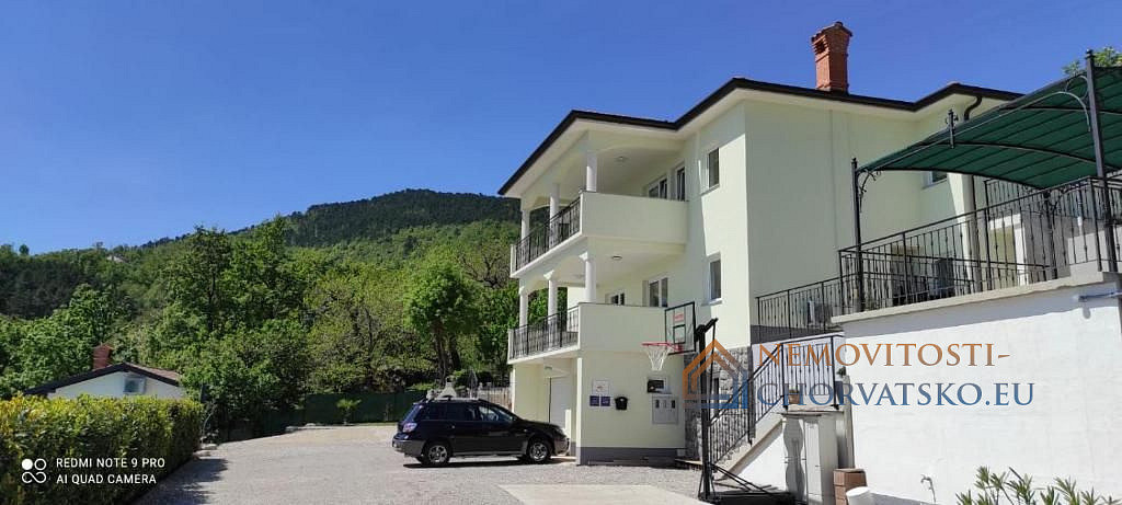 Prodej domu 290 m² s pozemkem 1 826 m² - Widok 3