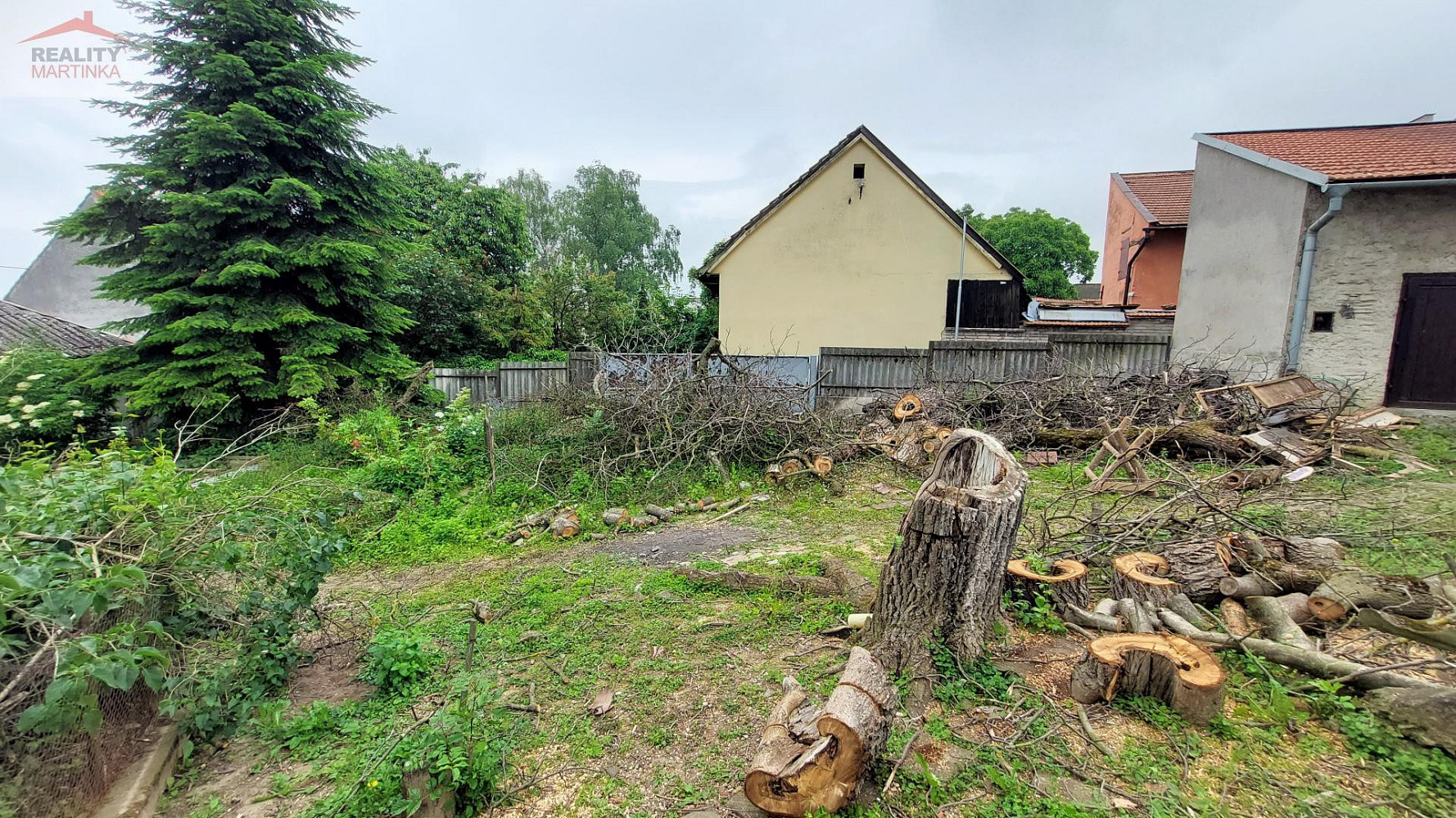 Prodej stavebního pozemku 550 m² – další