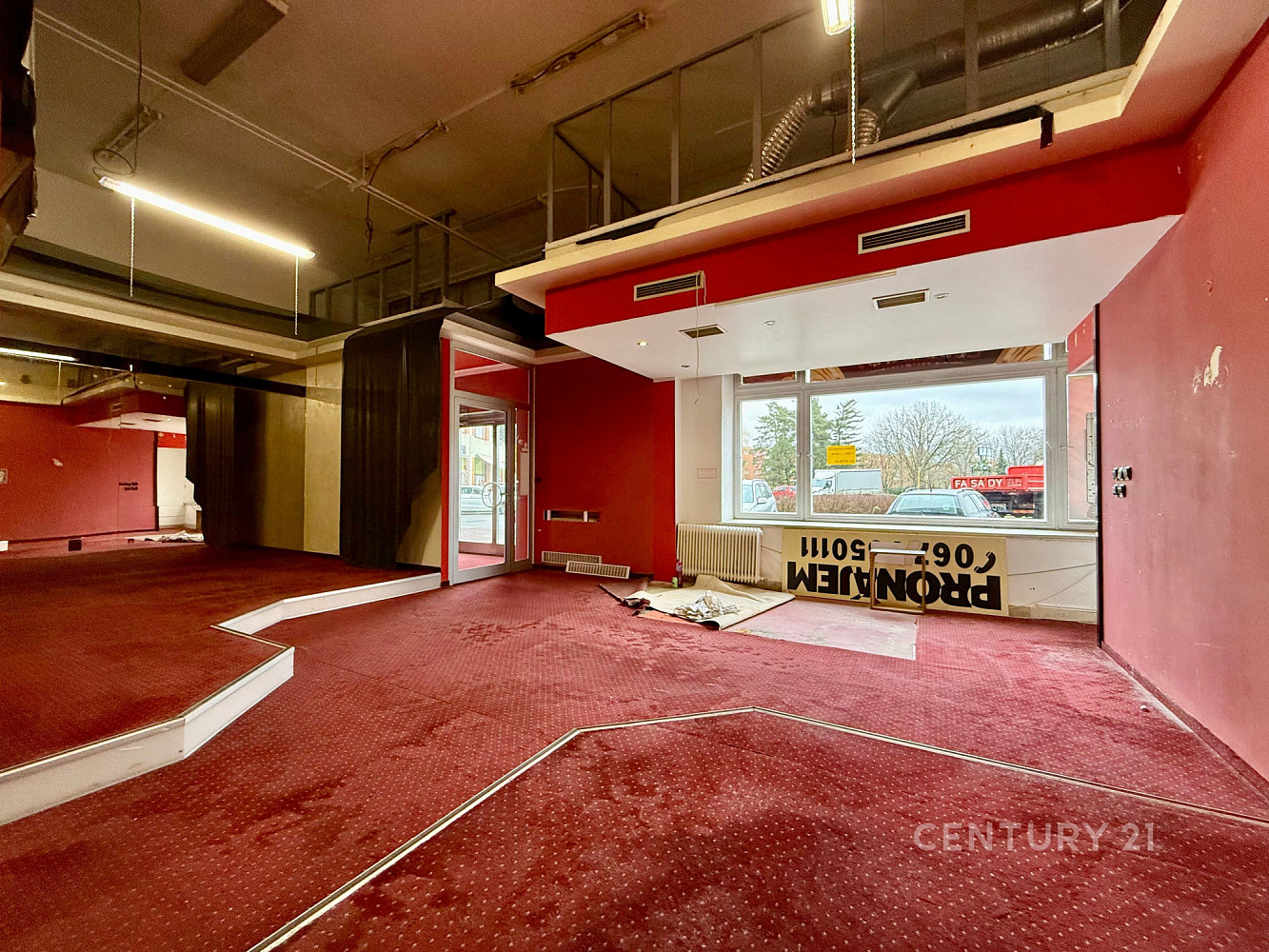 Pronájem obchodních prostor 120 m² – fotografie 2