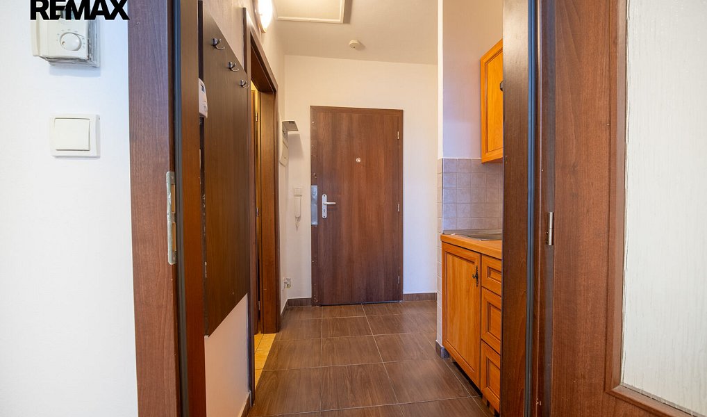 Pronájem bytu 1+kk 20 m², Městec Králové – náhled fotky 4