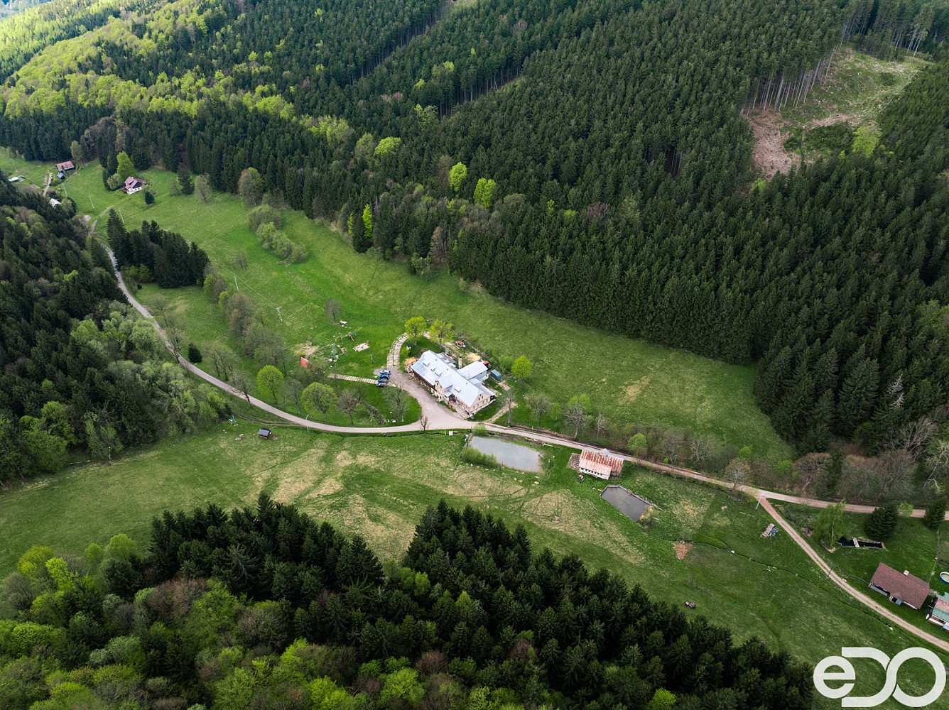 Prodej ubytovacího objektu 1 400 m² — photo 2