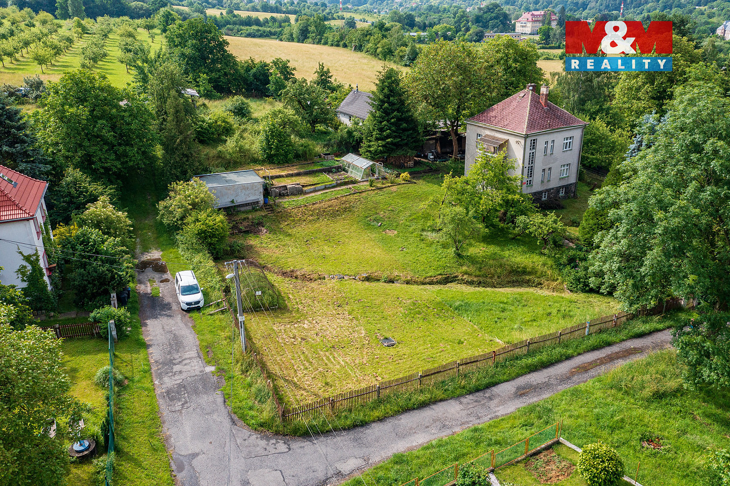 Prodej stavebního pozemku 760 m² — photo 2