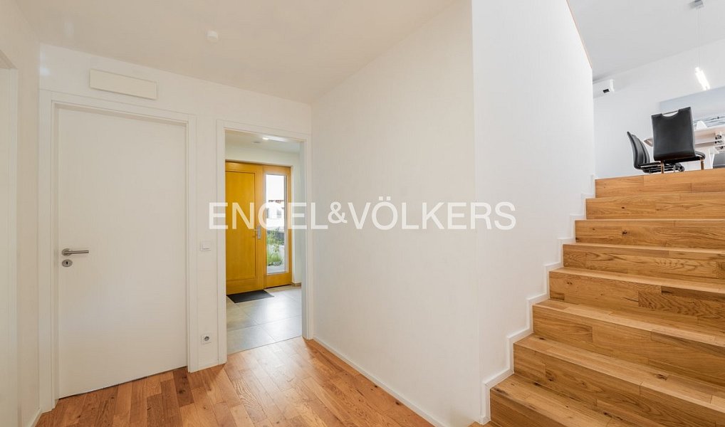 Pronájem domu 219 m² s pozemkem 341 m², Praha – náhled fotky 11