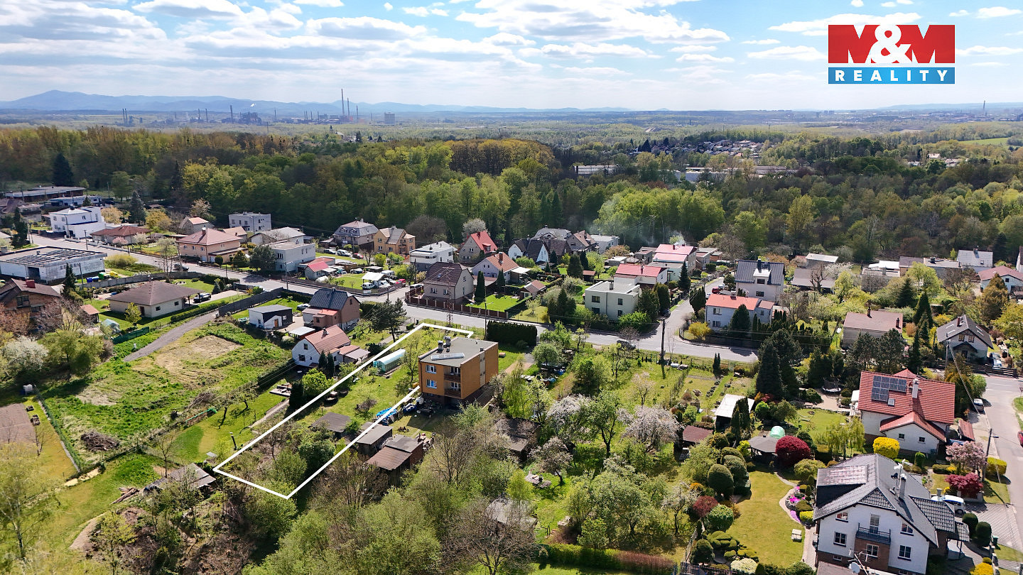 Prodej stavebního pozemku 992 m² — photo 2