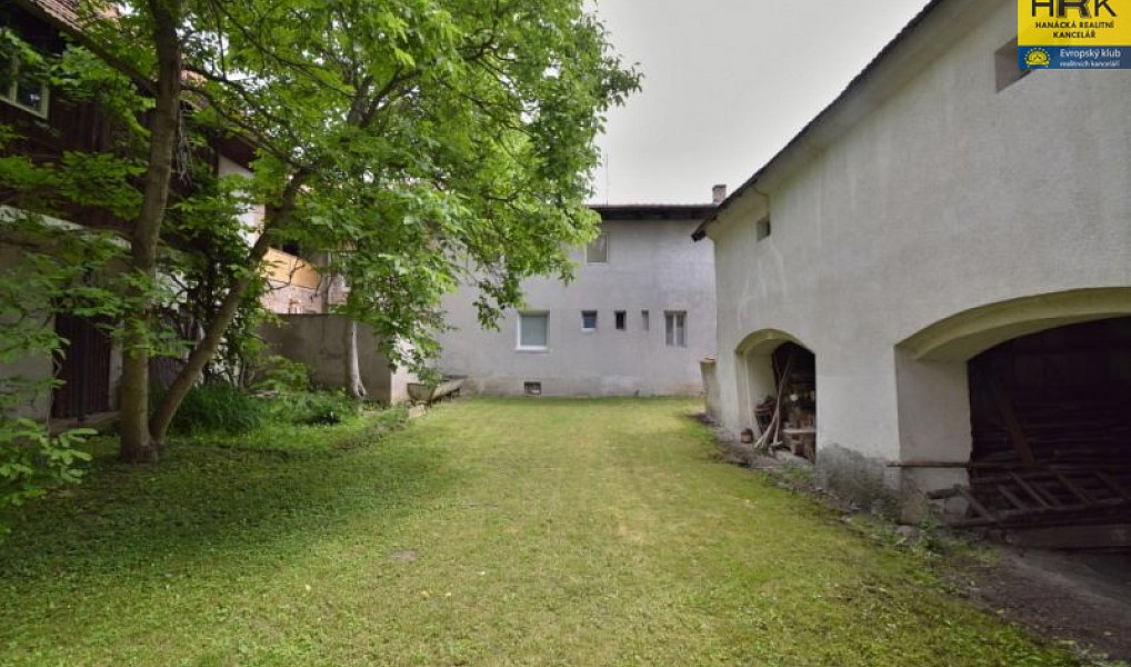 Prodej domu 300 m² s pozemkem 3 106 m², Mostkovice – náhled fotky 12