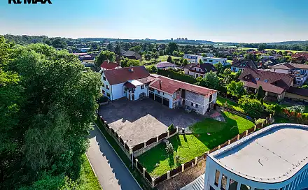 Prodej domu 1 000 m² s pozemkem 1 829 m², Praha 10 - Křeslice