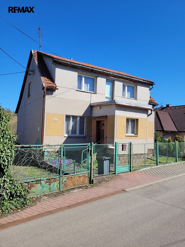 Prodej domu 255 m² s pozemkem 1 379 m²