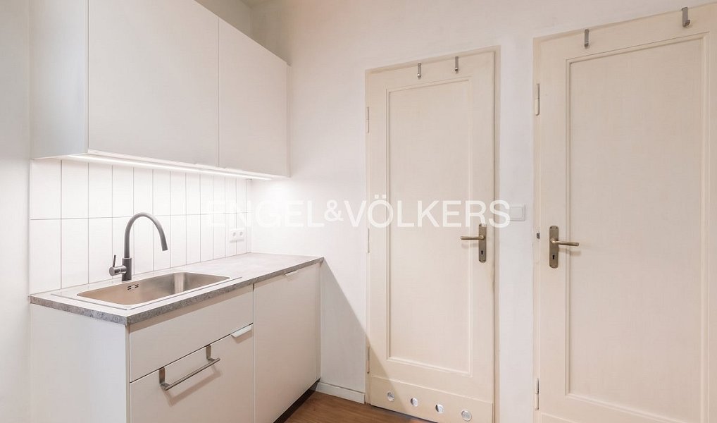 Prodej bytu 2+1 69 m², Praha – náhled fotky 3