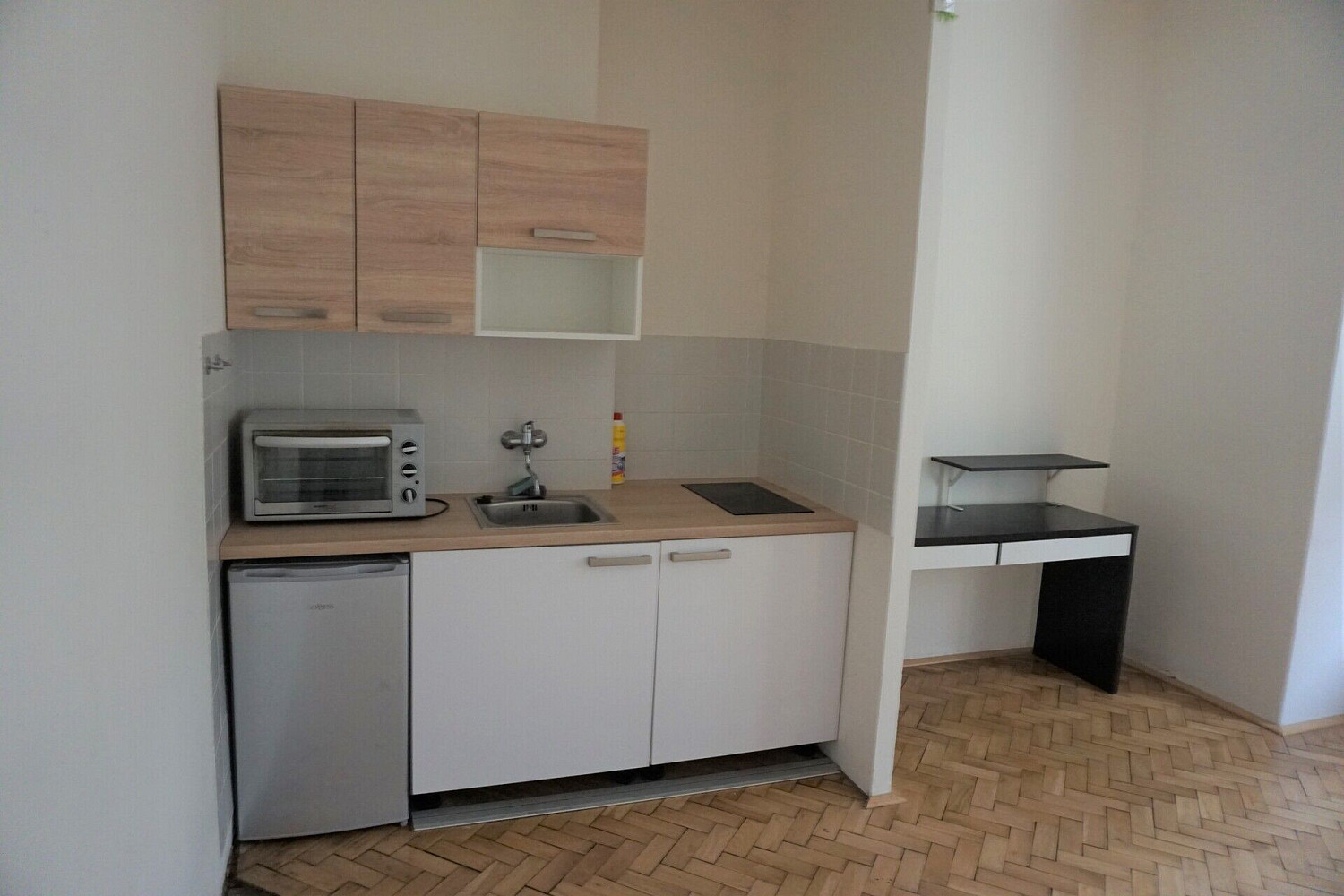 Pronájem bytu 1+kk 27 m² – fotografie 2