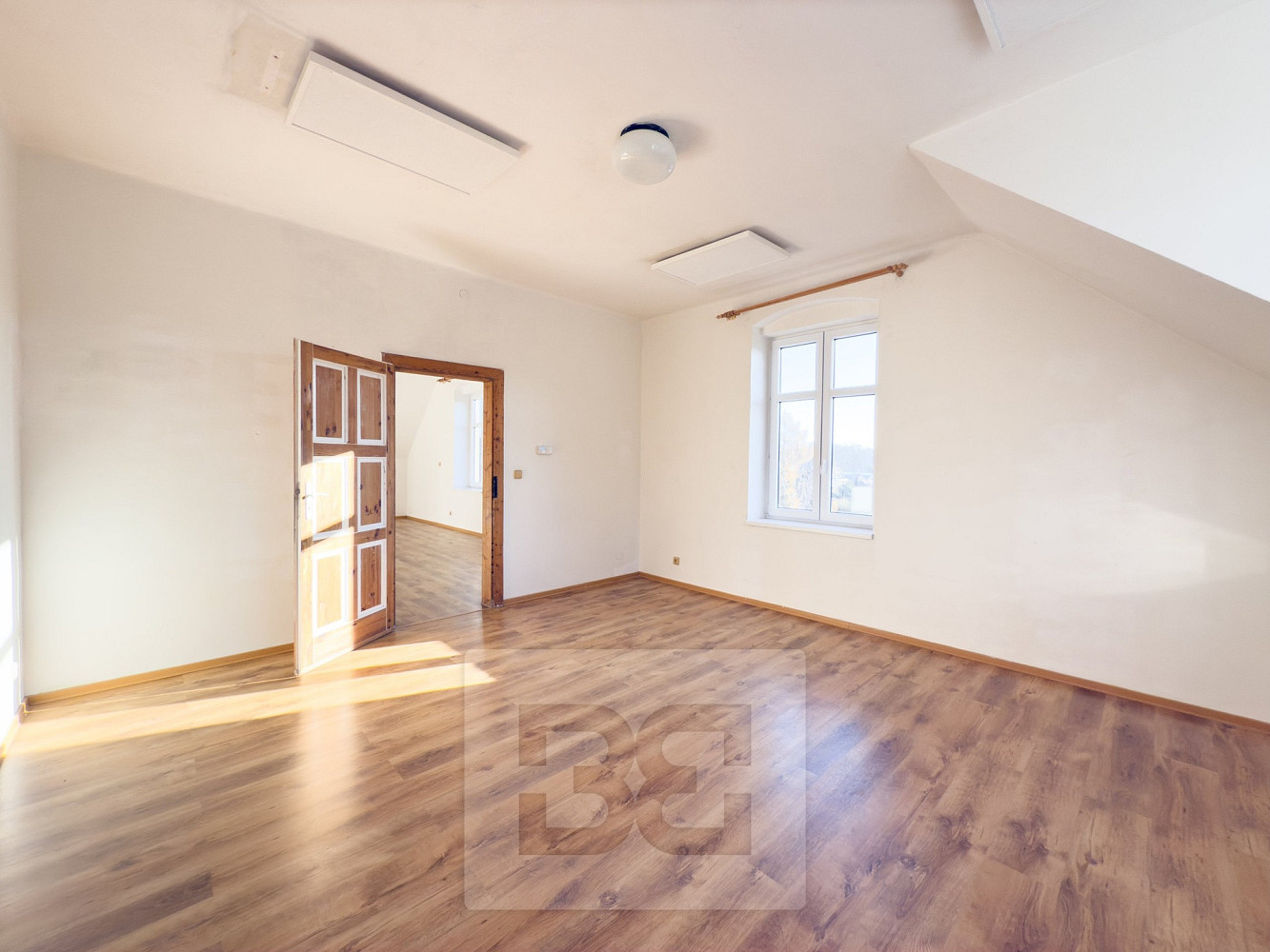 Pronájem bytu 3+kk 81 m² – pohled 6