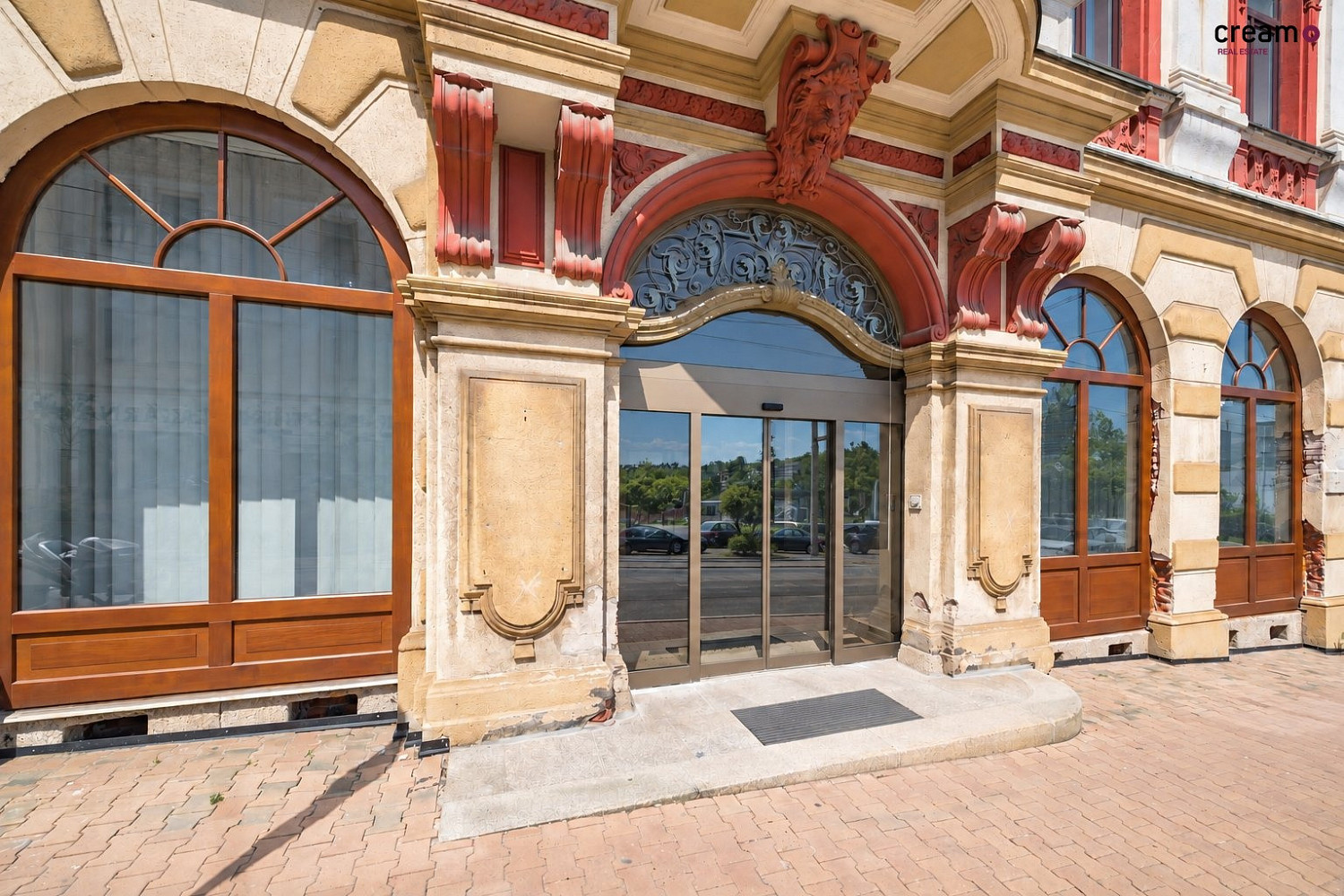Pronájem obchodních prostor 112 m²