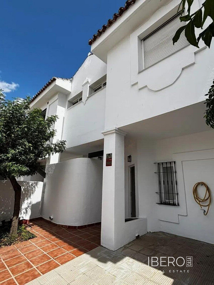 Casa 4+kk – Marbella, Nueva Andalucía - Vista 3