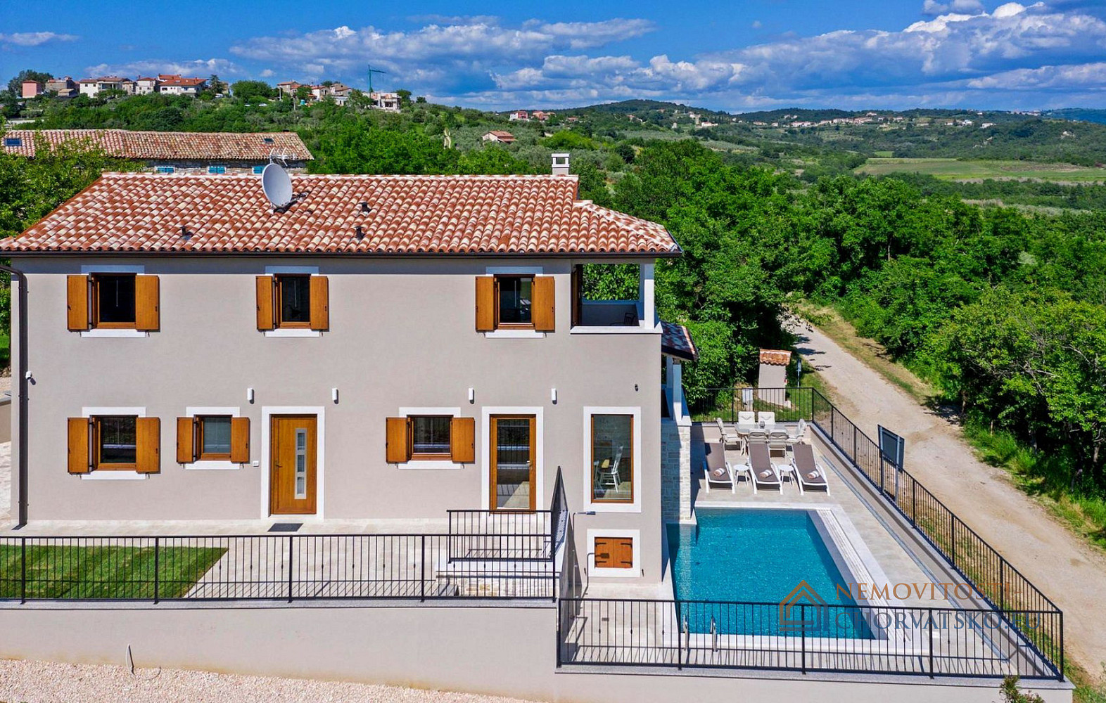 Prodej domu 158 m² s pozemkem 236 m² – pohled 3