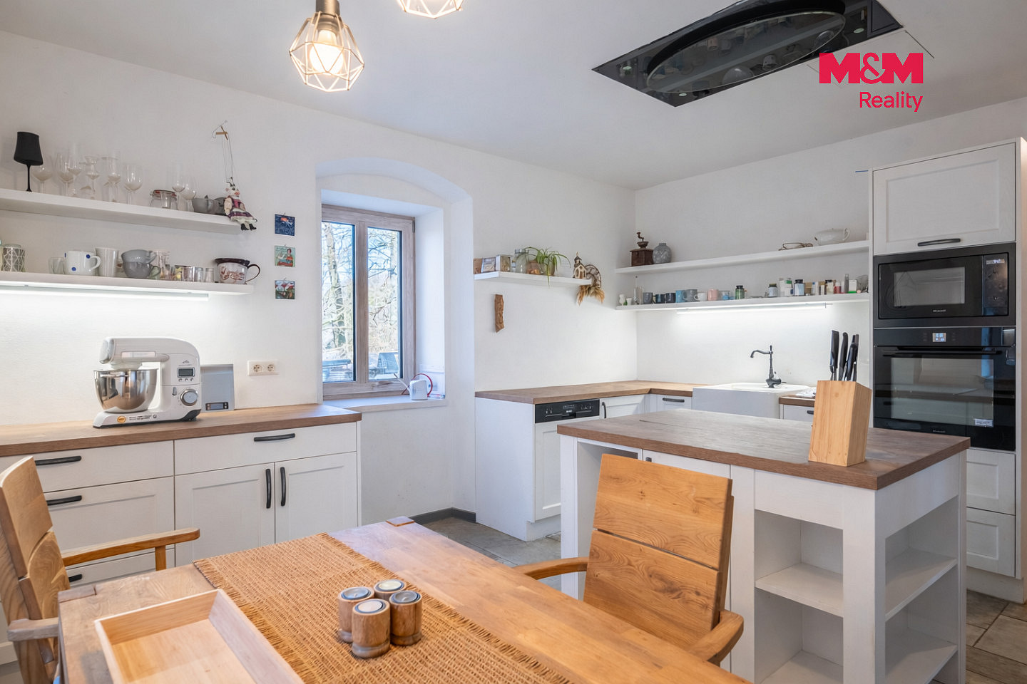 Prodej domu 429 m² s pozemkem 6 550 m²