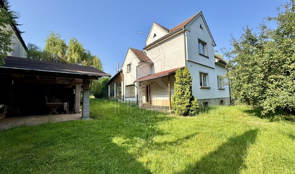 Prodej stavebního pozemku 2 048 m², Družec – náhled fotky 2