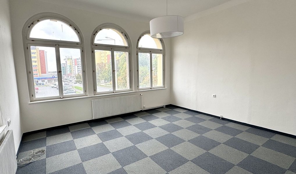 Pronájem kanceláře 24 m², Kladno – náhled fotky 3