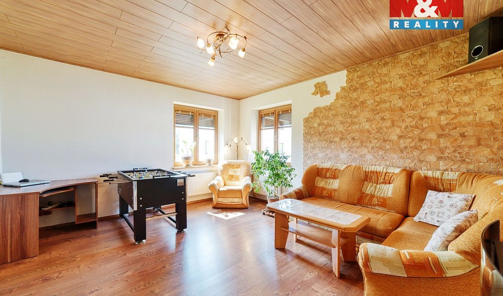 Prodej domu 248 m² s pozemkem 1 621 m², Cheb – náhled fotky 3