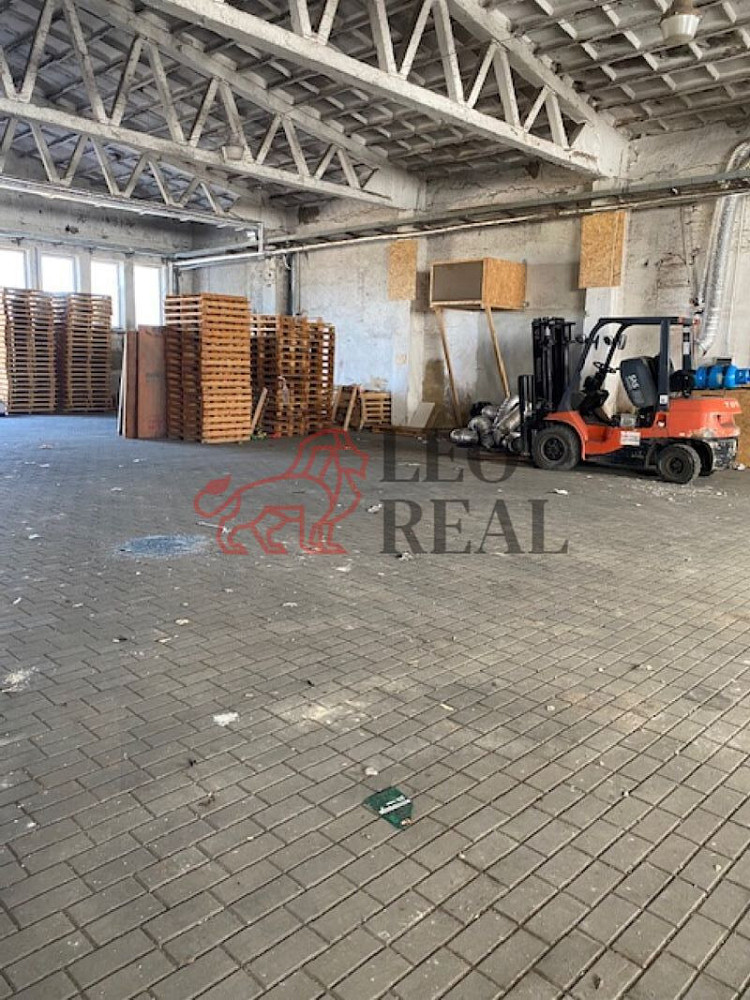 Pronájem skladovacích prostor 1 850 m² – fotografie 2