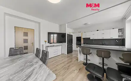 Prodej bytu 3+1 76 m², tř. Budovatelů, Most