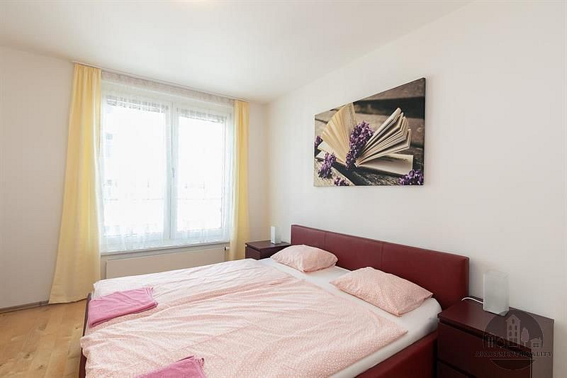 Pronájem bytu 3+kk 90 m² – pohled 4