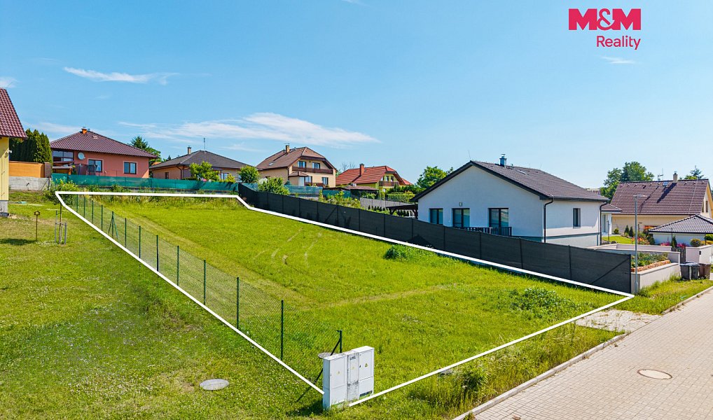 Prodej stavebního pozemku 812 m², Plaňany – náhled fotky 2