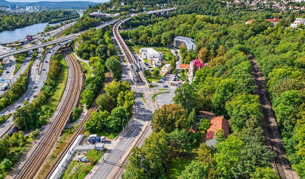 Prodej stavebního pozemku 1 168 m², Praha – náhled fotky 3